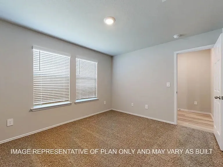 1160 Oxford Ln — Photo 25