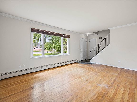 5th image of 263 Country Cir