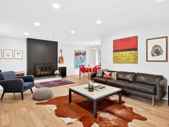 409 8th St SE, Minneapolis, MN 55414