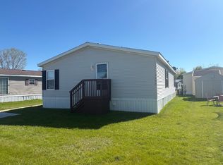 9480 Foxwell Cir, Fenton, MI 48430
