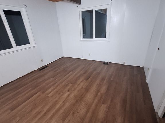 Main downstairs bedroom.