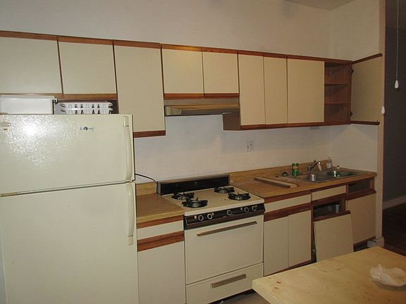 3rd image of 71 4th Ave #3