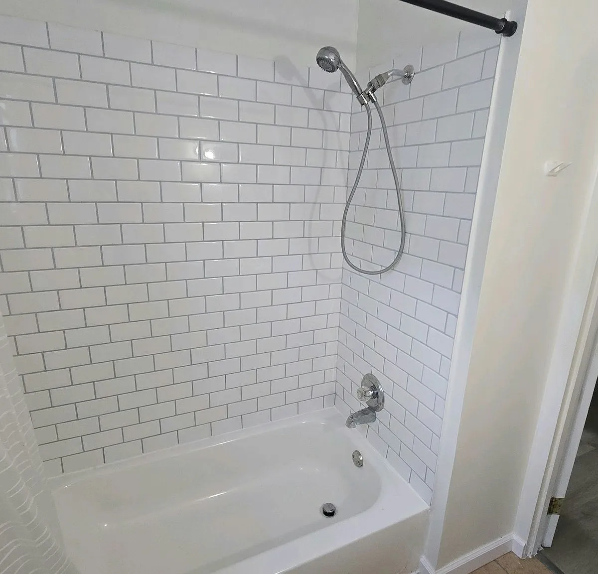 2506 Hill Street — Photo 4