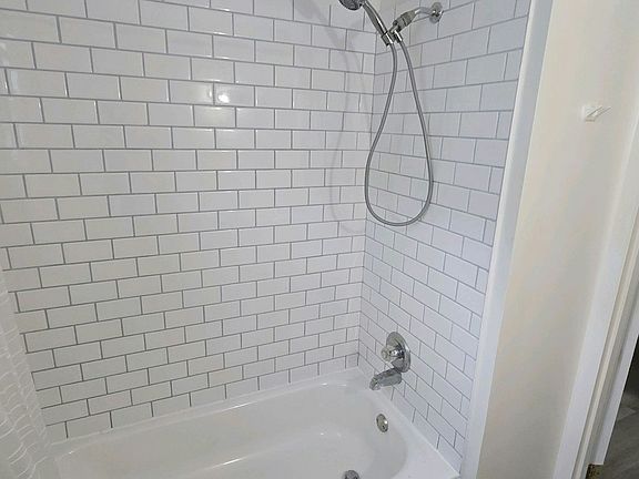 4th image of 2506 Hill St