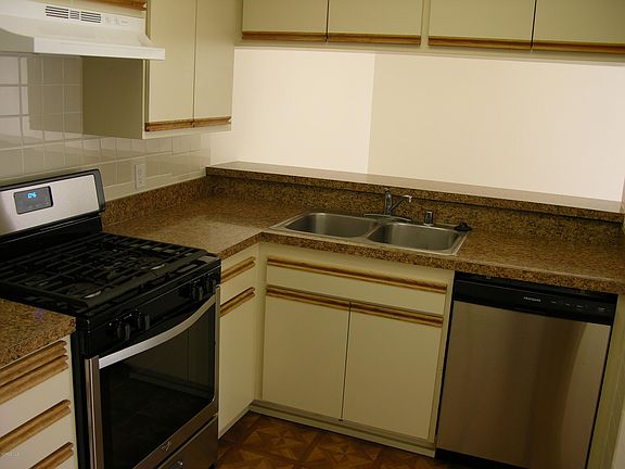 4th image of 2726 Jill Pl