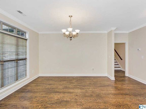 3rd image of 4400 Coatsbridge Dr SE