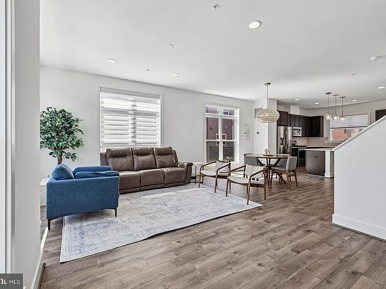 3328 Woodland Phlox St — Photo 5