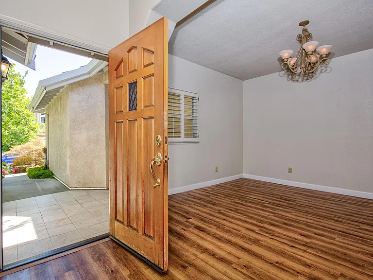 3800 Sheffield Cir — Photo 4