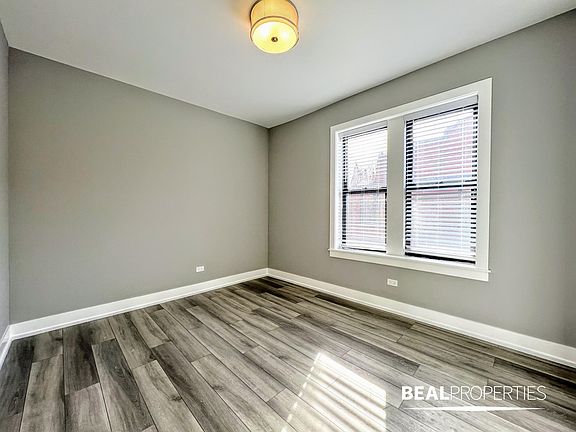 4th image of 3935 N Janssen Ave APT 1E