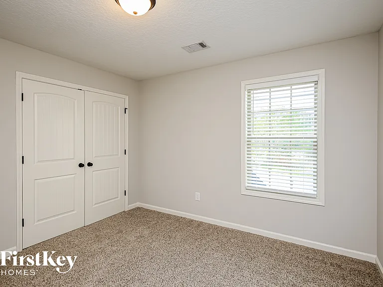 611 Peachtree Rd — Photo 13