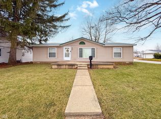 422 N 14th St, Elwood, IN 46036