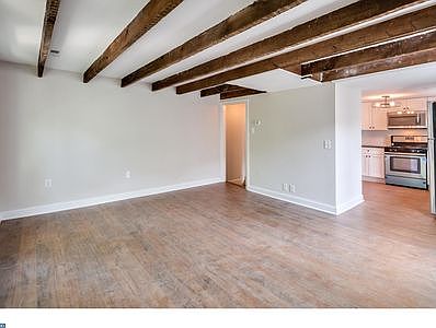 Open concept with kitchen, 4 windows
