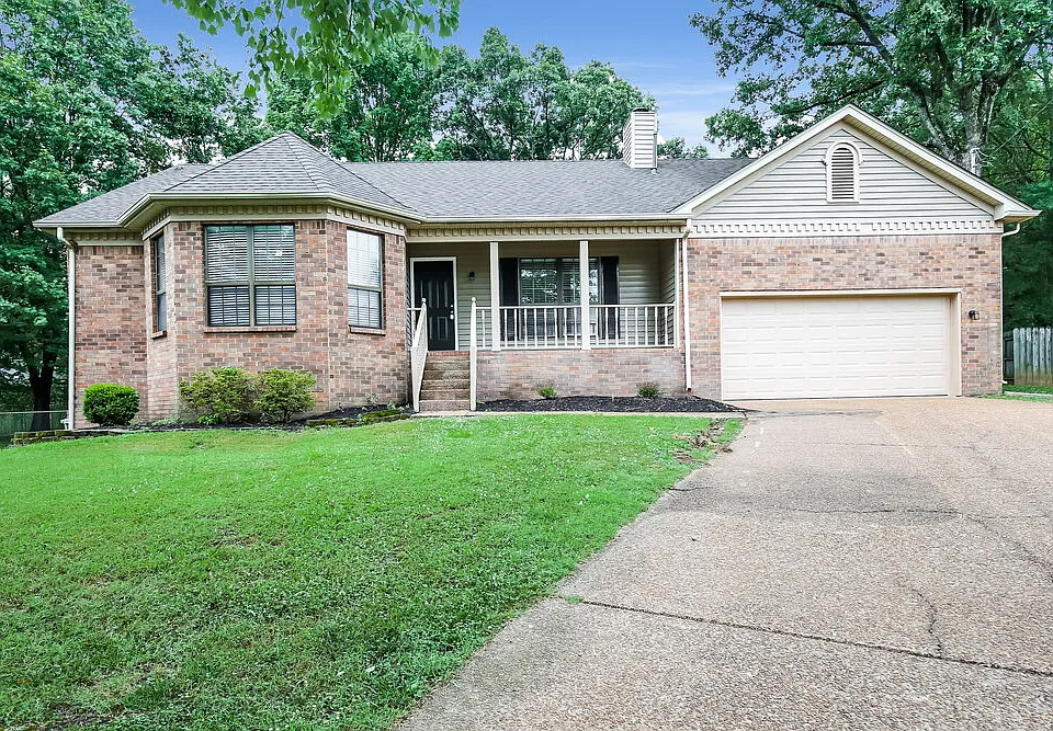 1316 Ravenna Ct S