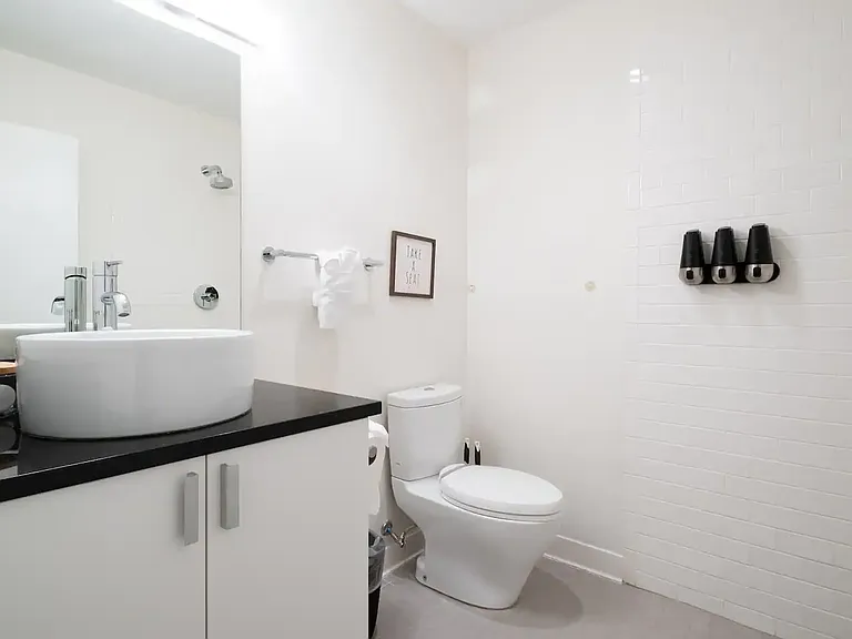 411 Summit Ave E #A — Photo 6