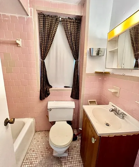 31 Thacher St #5R — Photo 2