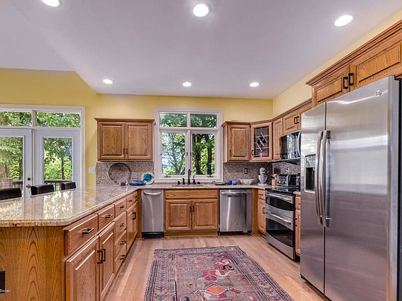 5th image of 1505 Saint Andrews Dr