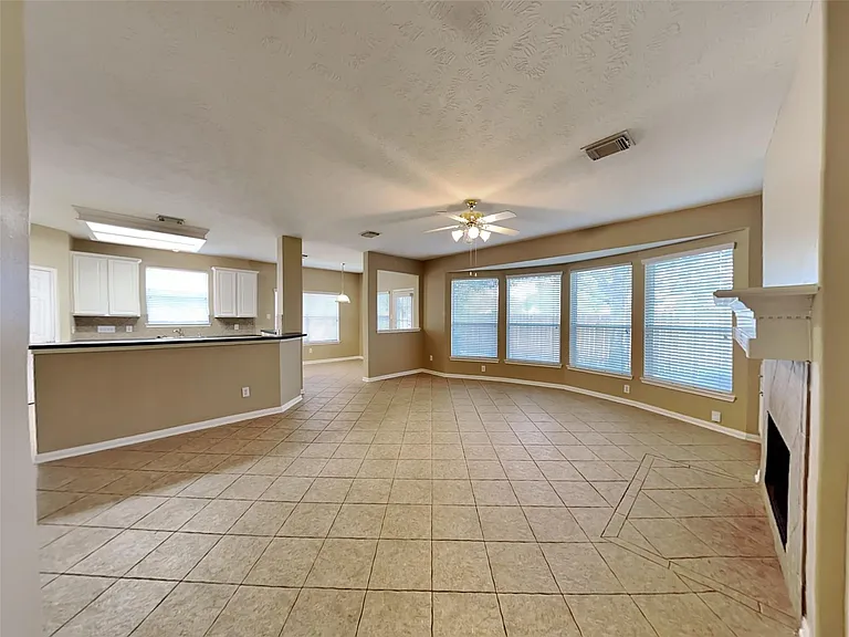 3523 Pine Valley Dr — Photo 6