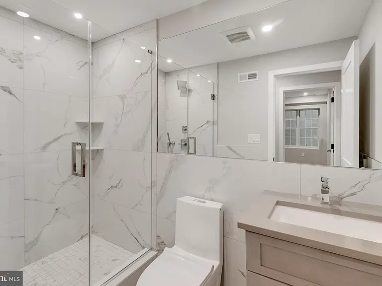 752 S 16th St #1B — Photo 25