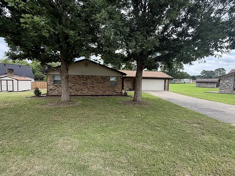 113 Cornwall Ct — Photo 3