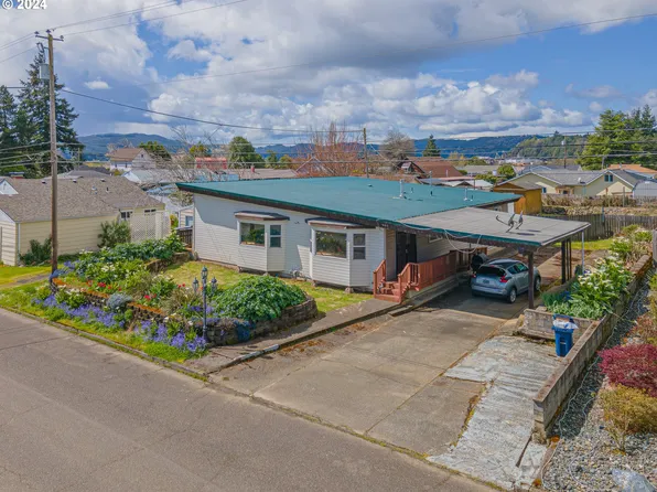 961 N Knott St, Coquille, OR 97423