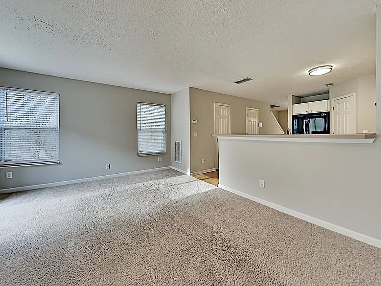 213 Shadow Glen Dr — Photo 12