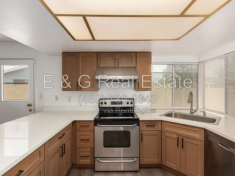 5055 W Vogel Ave — Photo 16