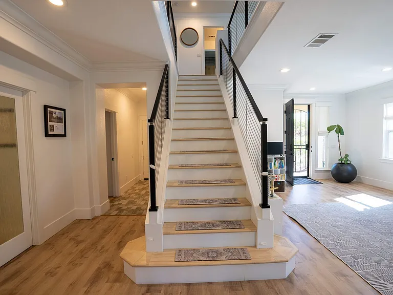 33896 Calafia St — Photo 8