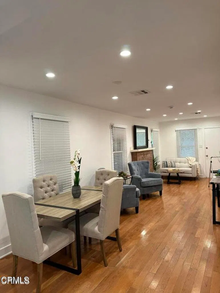 2 bed, 2.0 bath, 785 sqft, $3,580 — Photo 3