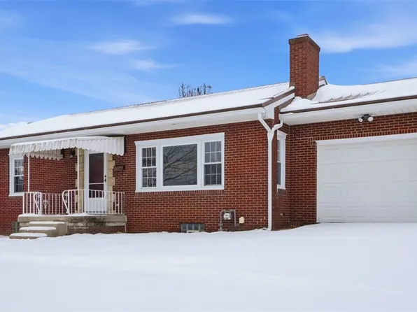 270 Kentucky Dr, Lower Burrell, PA 15068