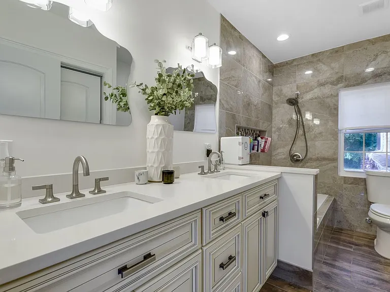 275 S Michigan Ave #1 — Photo 9