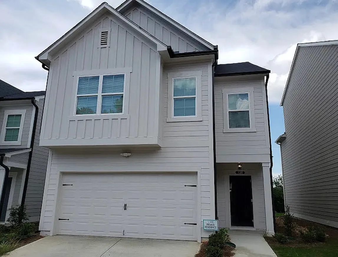 4 bed, 2400 sqft, $2,099 — Photo 1