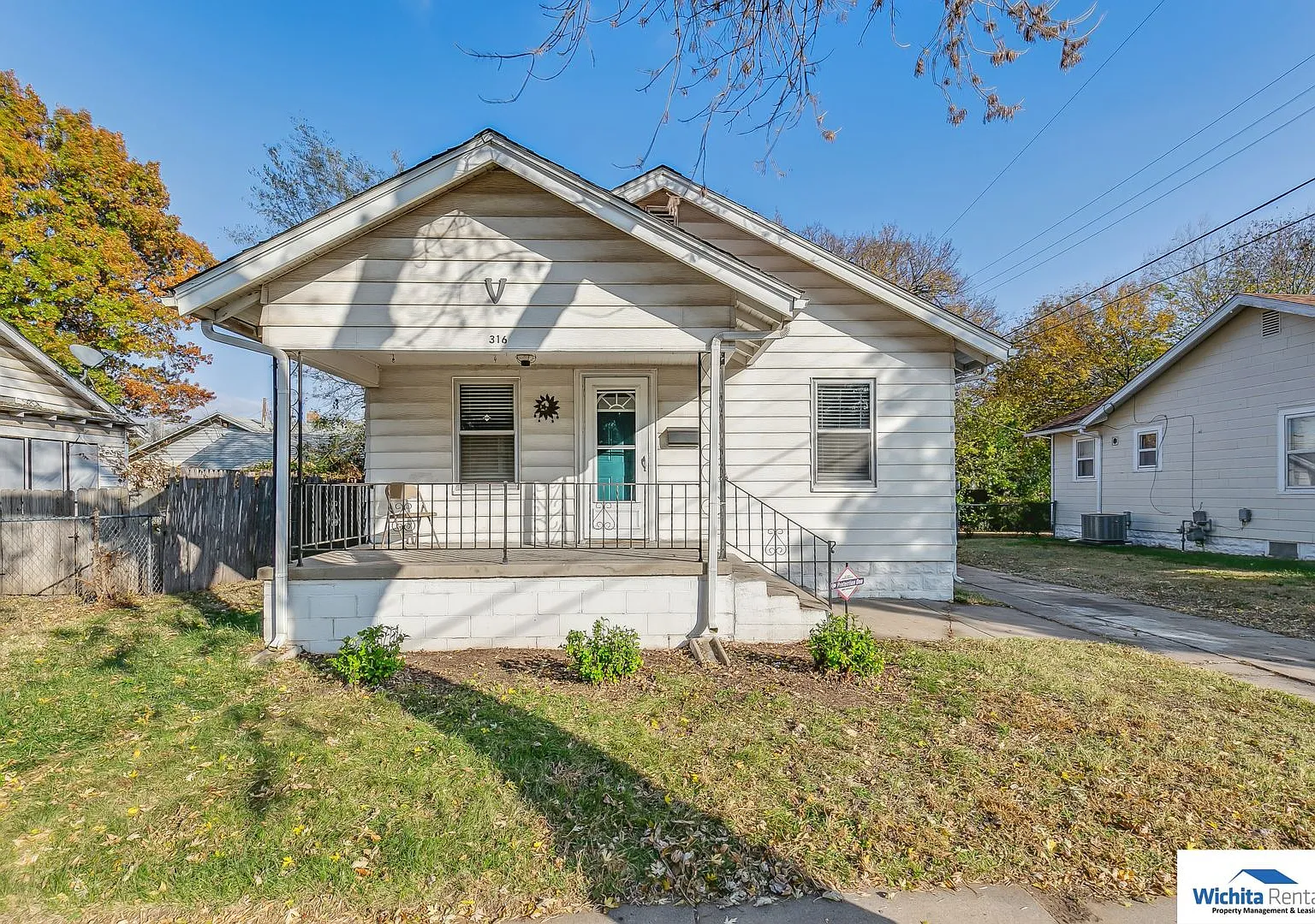 2 bedroom home — Photo 2