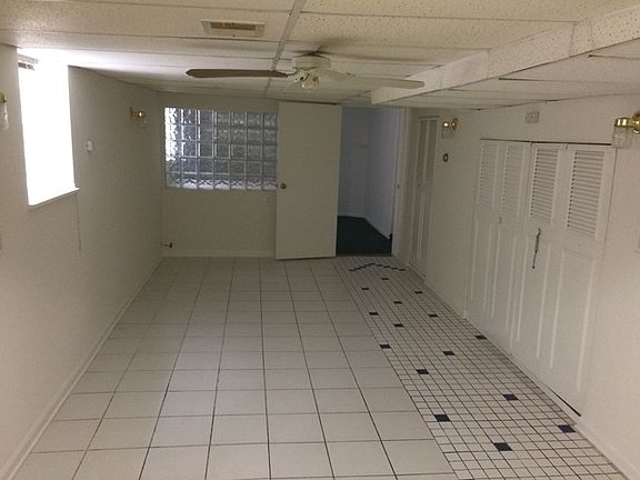 2nd image of 2821 W Farragut Ave #Gb