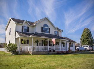 5925 Fox Lake Rd, Athens, OH 45701