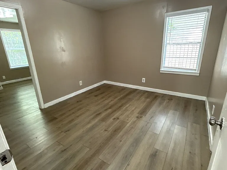 1607 McAdams Ave — Photo 9