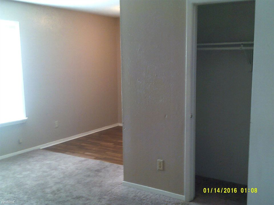 CY2815C Living room closet