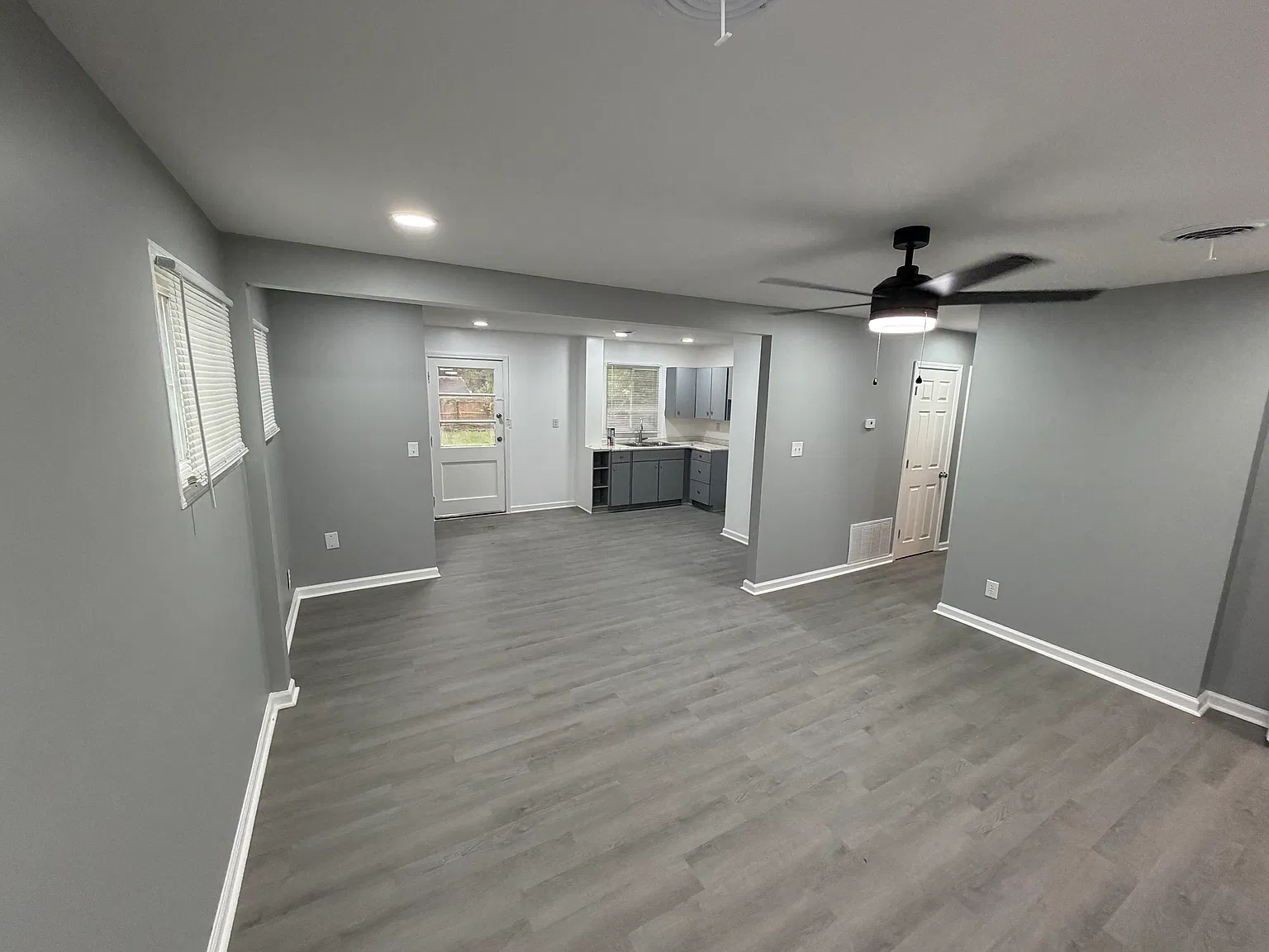 3 bed, 1100 sqft, $1,700 — Photo 3