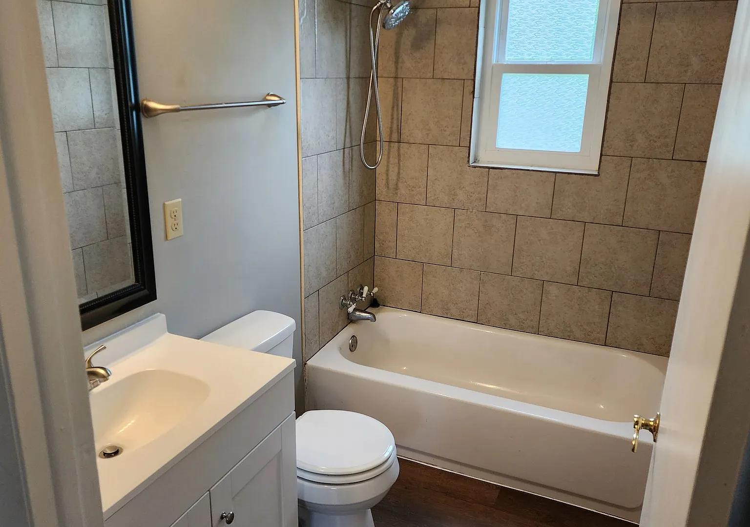 Nice 3 bedroom home on west end for rent — Photo 3