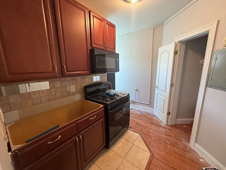 5902-05 Madison St #16