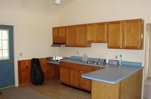 5th image of 221 Glenallen St