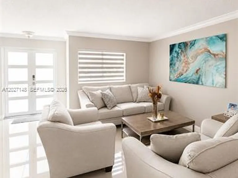 12295 SW 10th Ter — Photo 5