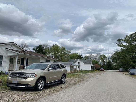 5th image of 838 Fairview St