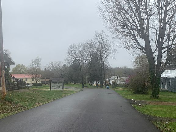 5th image of 704 Bonnie St