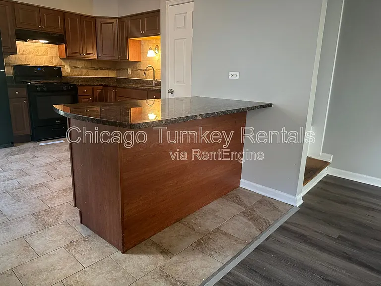 17729 Community St — Photo 6