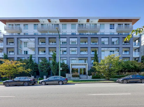 6677 Cambie St #111, Vancouver, BC V6P 0E6
