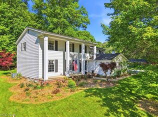 8700 Bradford Ln, Brecksville, OH 44141