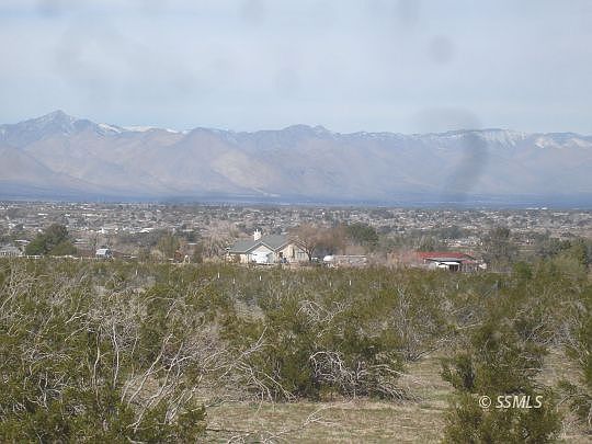 4th image of E Laura Ave