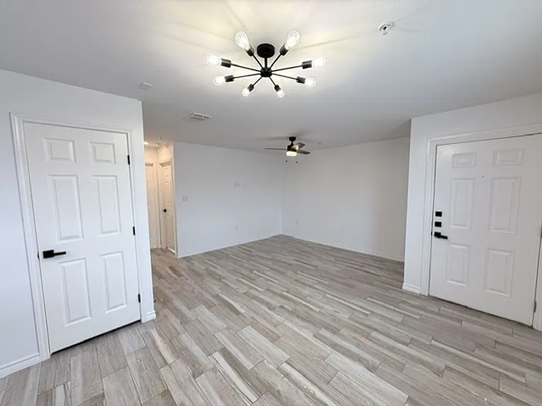 2717 N Arkansas Ave — Photo 4