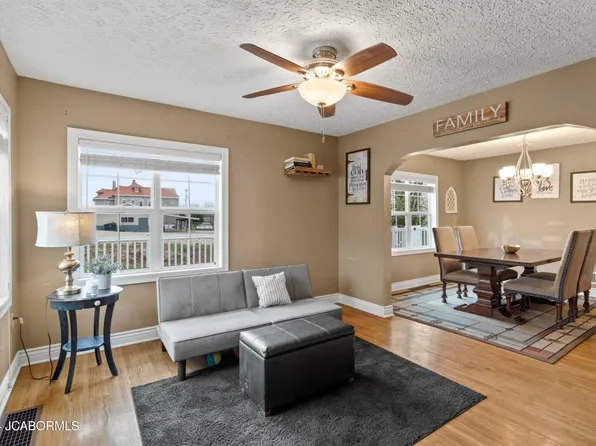 301 N Coffey St, Vienna, MO 65582