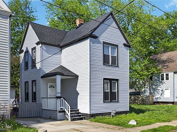 3rd image of 2212 Selzer Ave